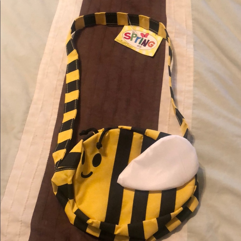 Little Girl’s Bumble Bee 🐝 Purse